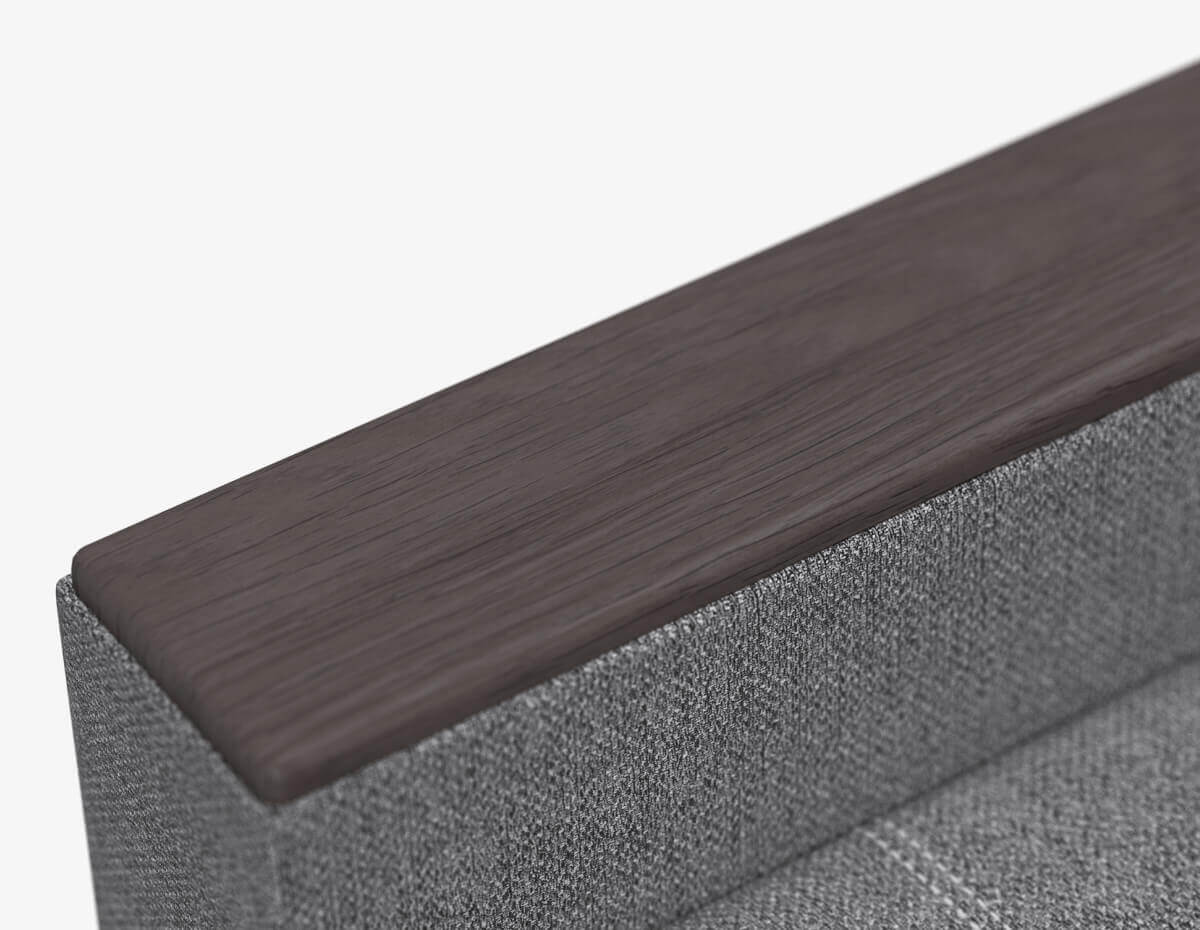 Удобные подлокотники с МДФ накладками: можно поставить чашку.