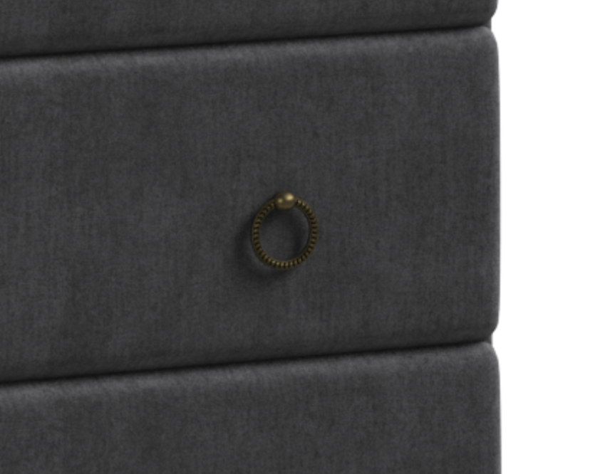 Дизайнерская ручка подчеркивает изысканный вкус владельца.